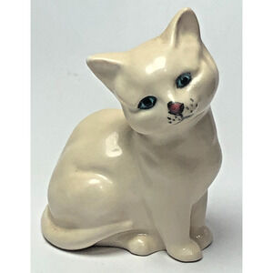 Vintage Royal Doulton Hand Painted White Cat Figurine Blue Eyes Made in England
